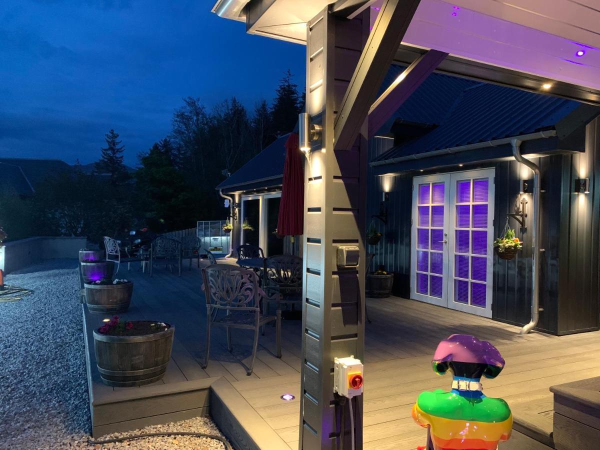 Little Fox Luxury Hideaway With Hot Tub Near Fortwilliam (adults Only) Alojamento de Turismo Selvagem *